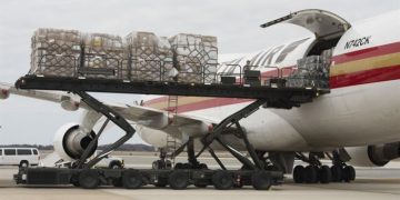 Coronavirus: Global air cargo’s chargeable weight drops 9% in February