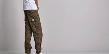 How to choose and style Men’s Cargo trousers in 2020