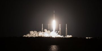 SpaceX launches the last flight of its original Dragon cargo capsule