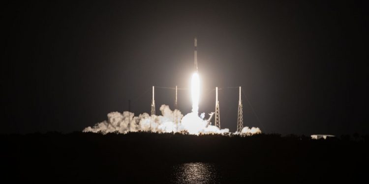 SpaceX launches the last flight of its original Dragon cargo capsule