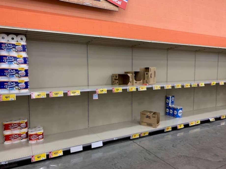 H-E-B posted signs in stores warning that the chain had implemented temporary purchase limits on certain items. Now, the company has stiffened those limits. Photo: Lauren Chervinskis 