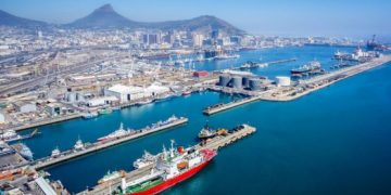 Covid-19: Cruise and cargo vessel held “off port limits” in Cape Town