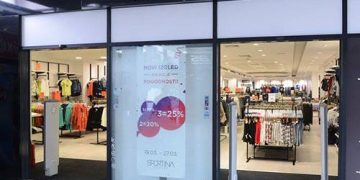 European fashion retailer optimizes inventory around customer