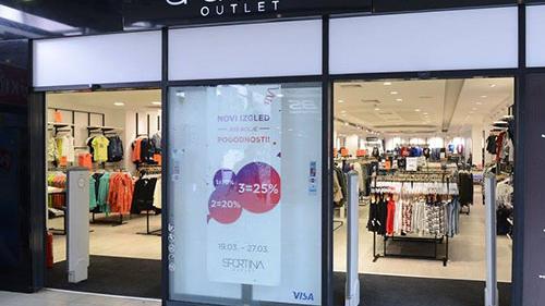 European fashion retailer optimizes inventory around customer
