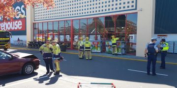 Vehicle crashes into Bunnings Warehouse