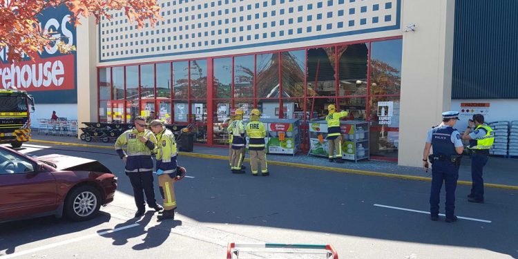Vehicle crashes into Bunnings Warehouse