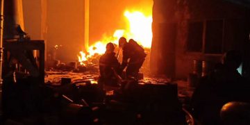Fire guts Bangkok auto-paint warehouse