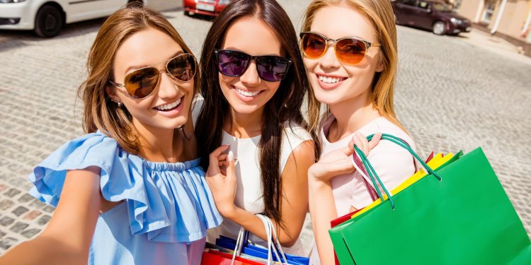 Is Burlington Stores Crazy for Eliminating Its E-Commerce Platform?