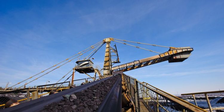 Iron Ore Poised for Short-term Recovery as Steel Inventory Declines in China