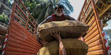 India’s Food Supply Chain Frays as People Stay Home