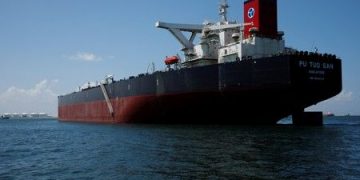 Oil shipping rates from U.S. to Asia hit three-year high, quieting November trade