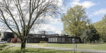 Amazon plans to open facility in LR warehouse