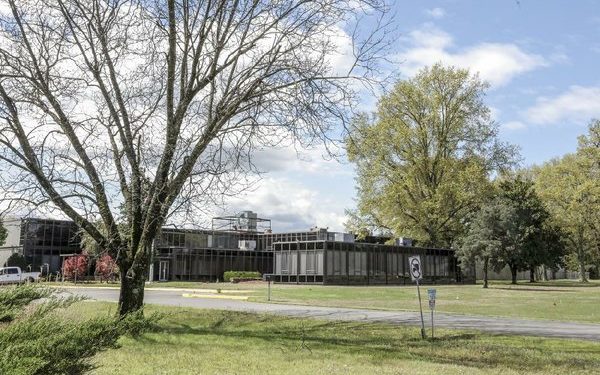 Amazon plans to open facility in LR warehouse